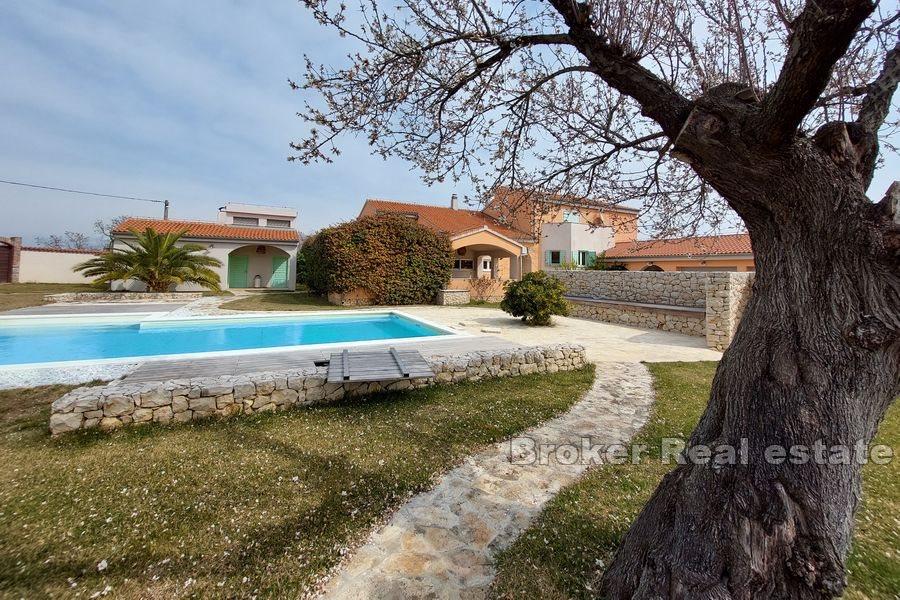 Secluded house with swimming pool