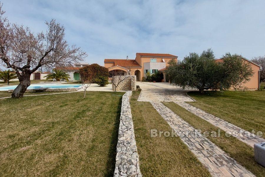 Secluded house with swimming pool