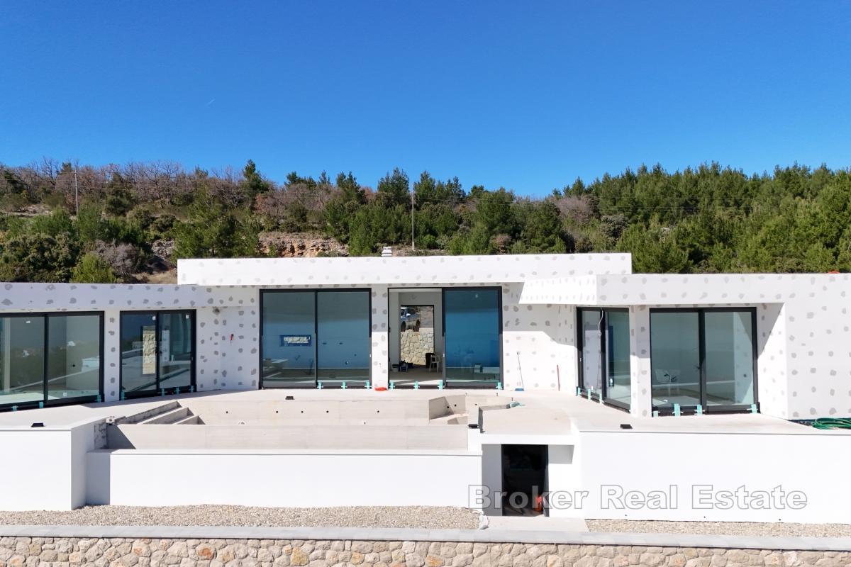 Luxuriöses einstöckiges Haus mit Panoramablick auf das Meer