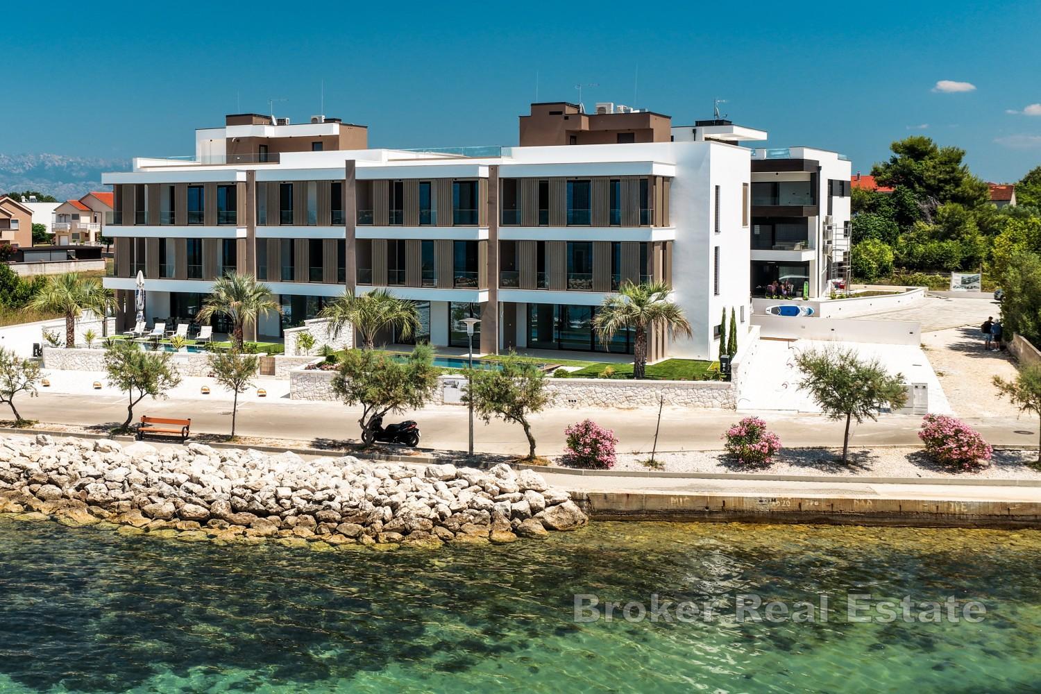 Appartamento in palazzo di lusso, prima fila mare