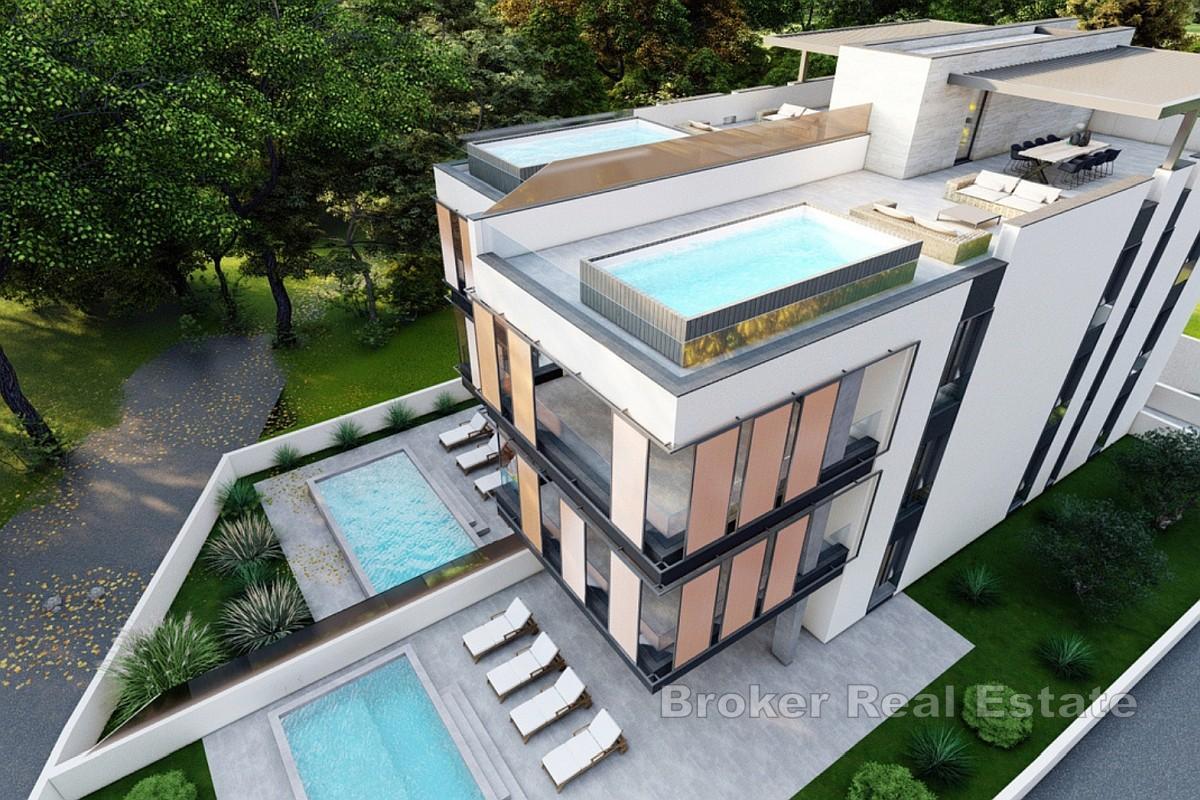 Luxueux penthouse en première rangée de la mer avec piscine