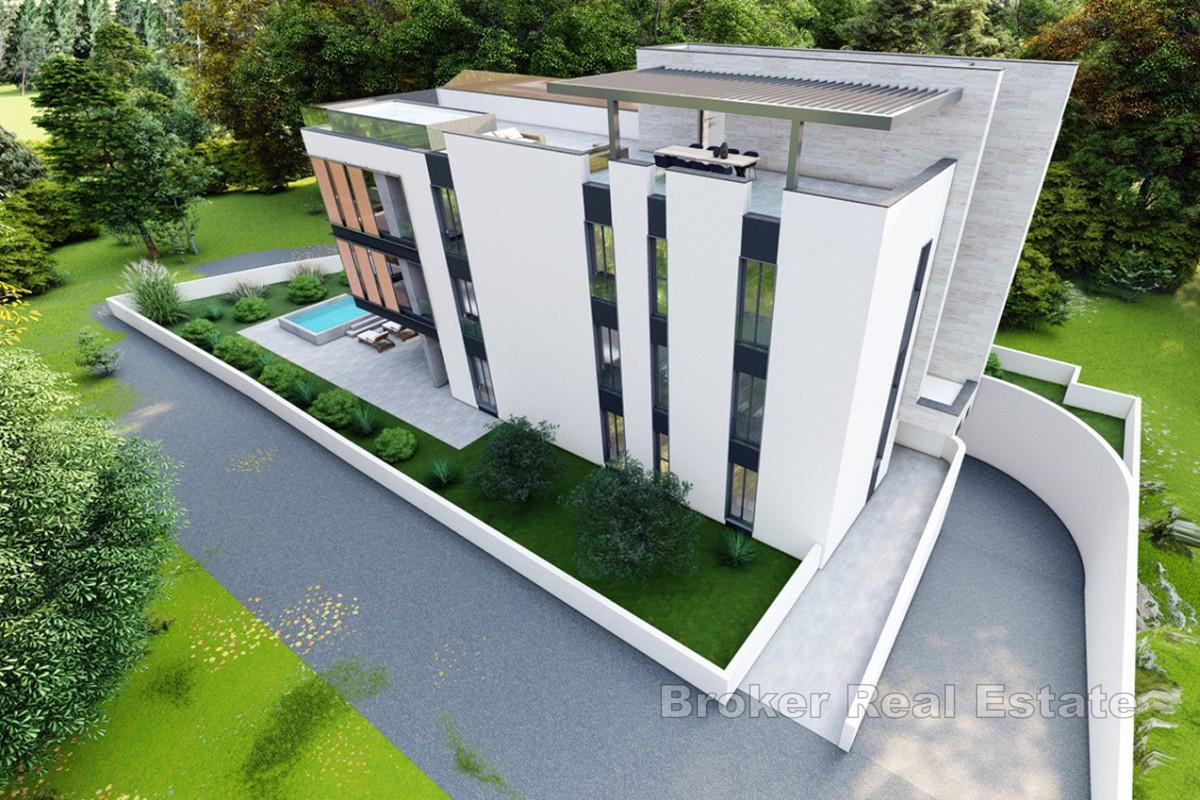 Luxueux penthouse en première rangée de la mer avec piscine