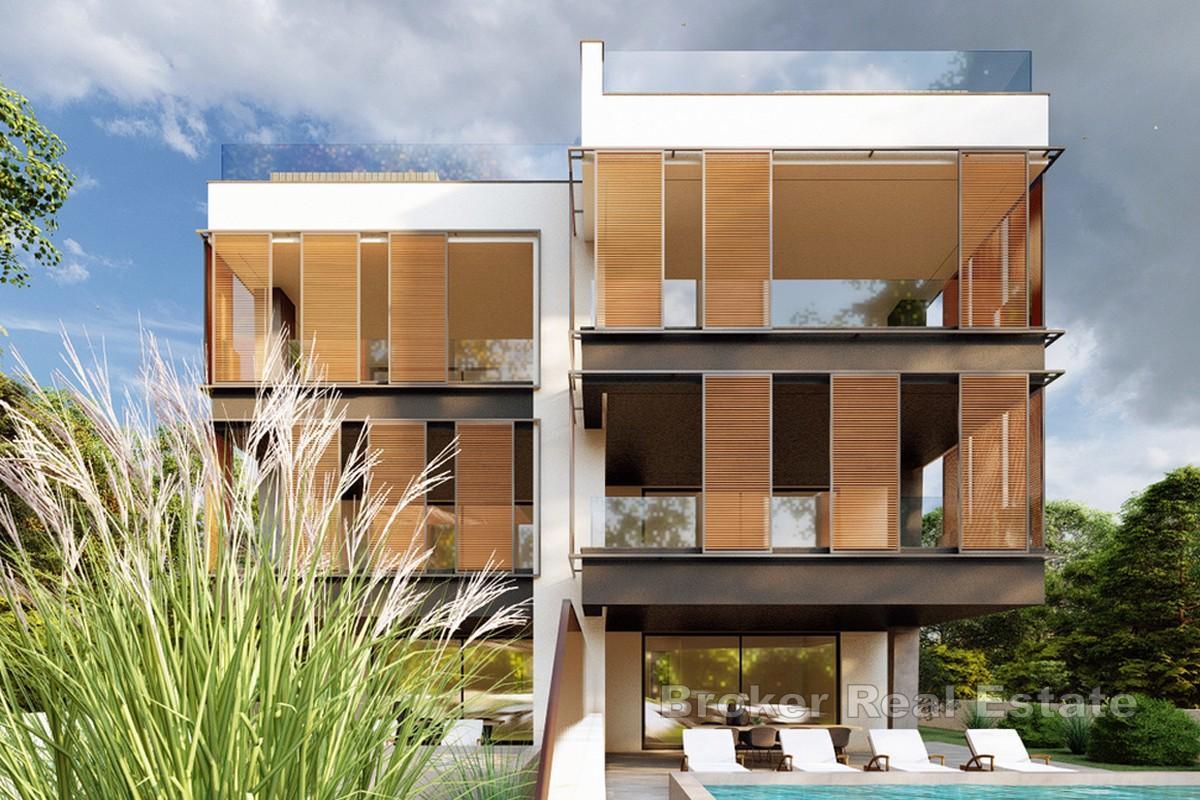 Luxueux penthouse en première rangée de la mer avec piscine