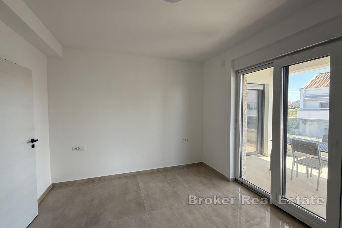 Geräumige Wohnung in einem Neubau mit Meerblick