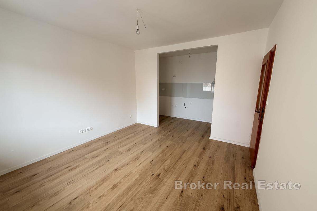 Appartamento ristrutturato con ampia terrazza privata