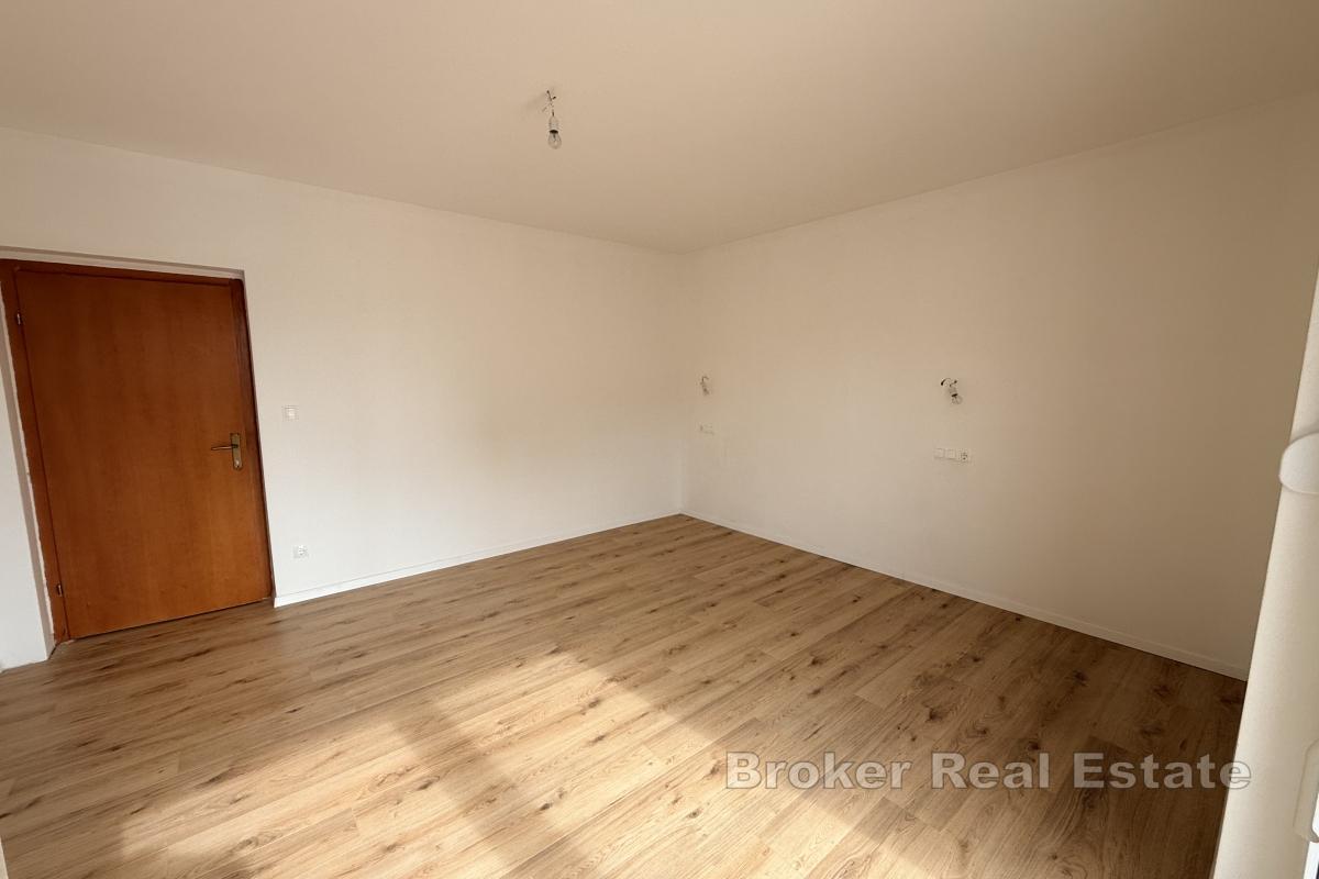 Appartamento ristrutturato con ampia terrazza privata