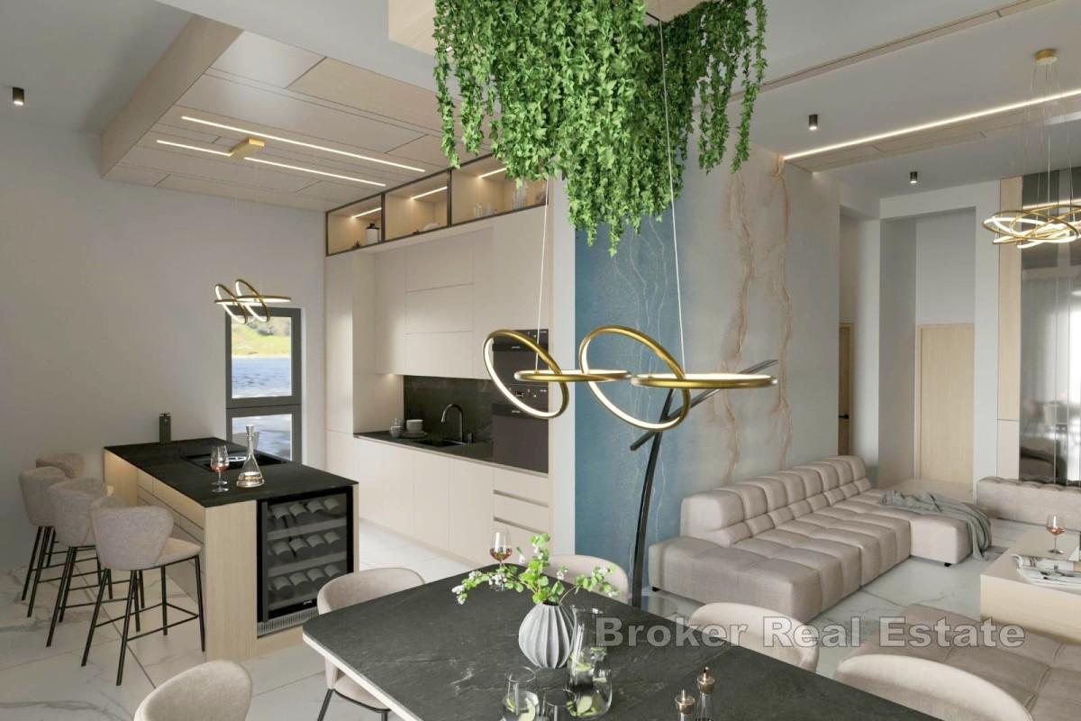 Exklusives Penthouse mit Dachterrasse und Pool in erster Meereslinie