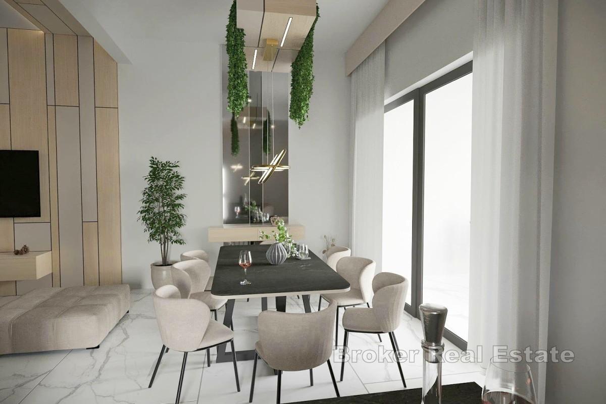 Exklusives Penthouse mit Dachterrasse und Pool in erster Meereslinie