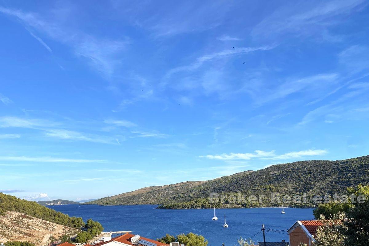 Casa con vista mare e piscina
