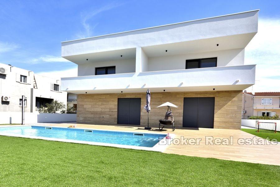 Moderne Villa mit Pool