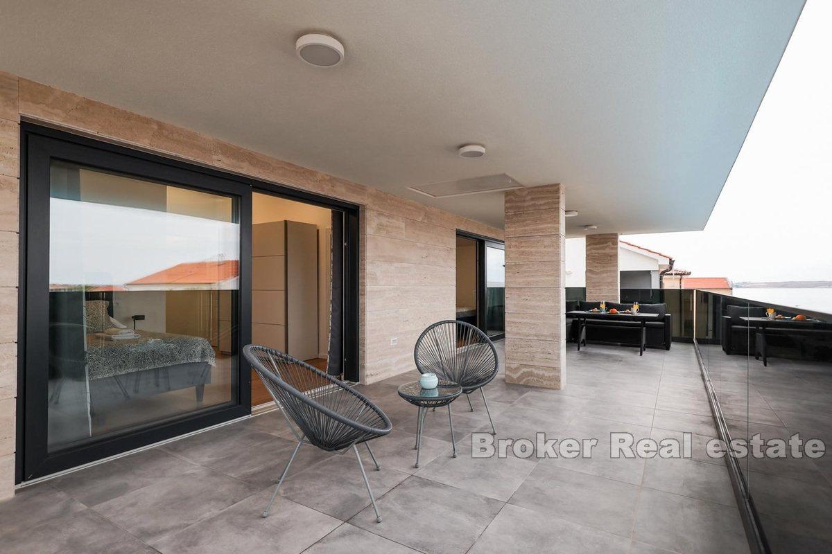 Modern villa med pool