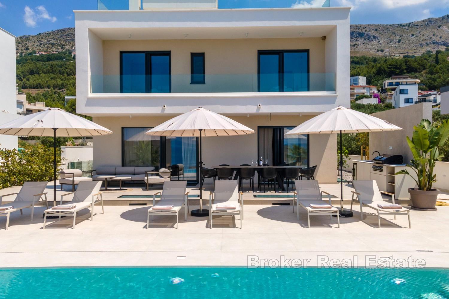 Moderne Villa mit Meerblick