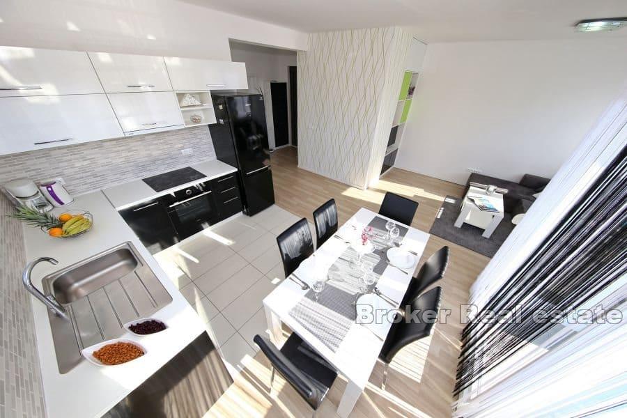 Modernt hus med pool
