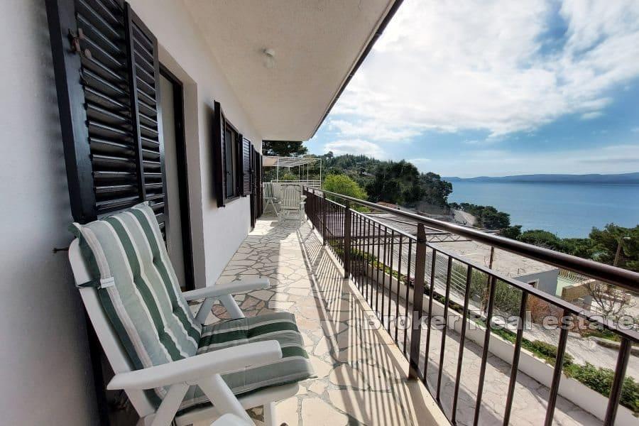 Casa con tre appartamenti e vista mare