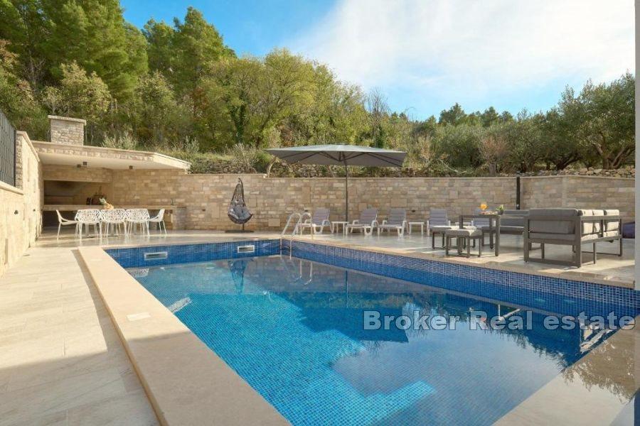 Eine Villa mit Panoramablick auf das Meer