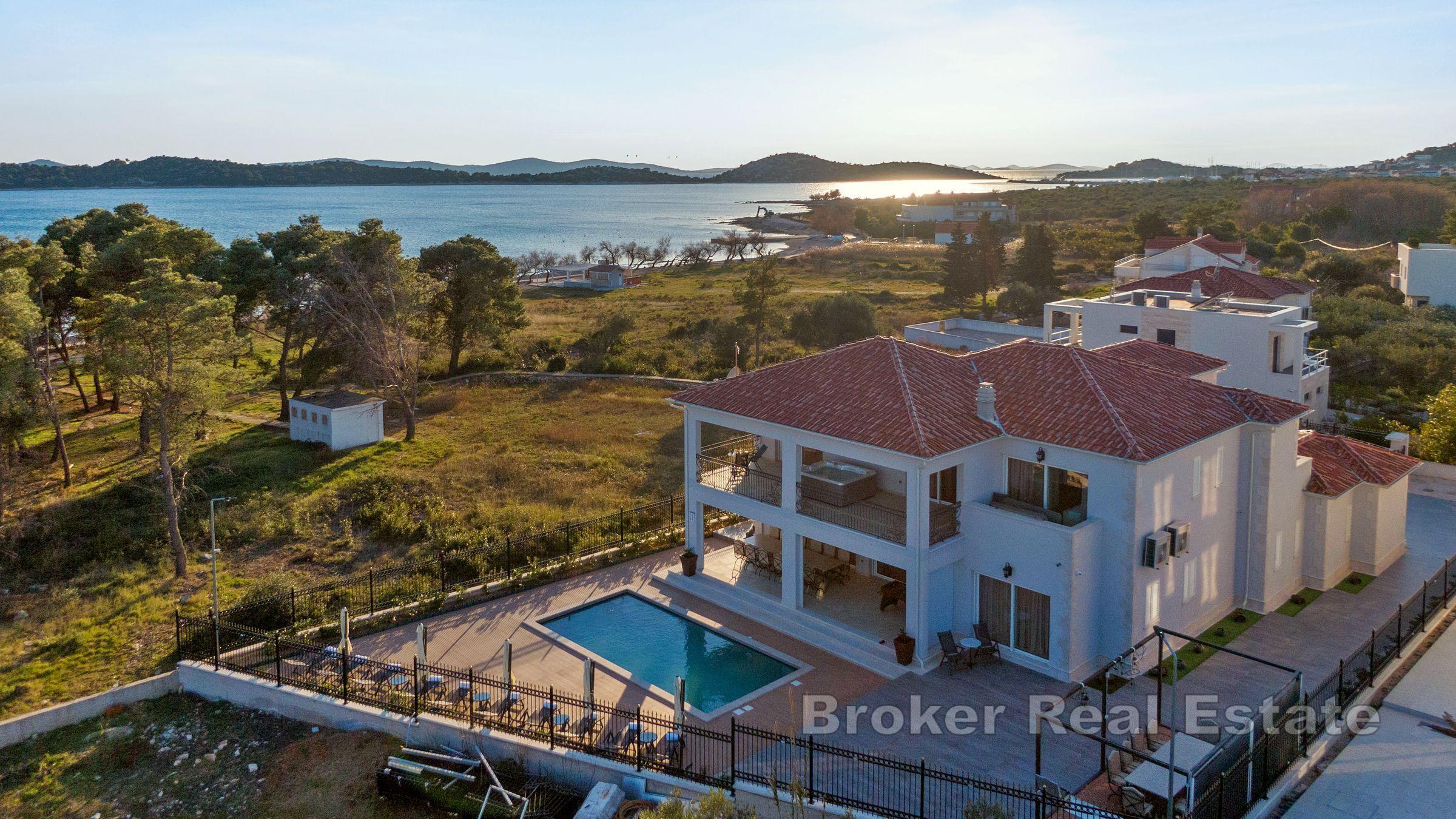 Eine außergewöhnliche Villa mit Pool und Meerblick