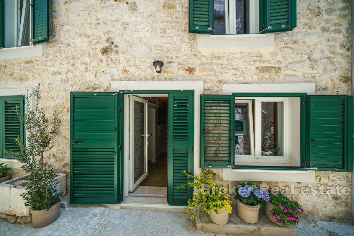 Renovated house with roof terrace and sea view
