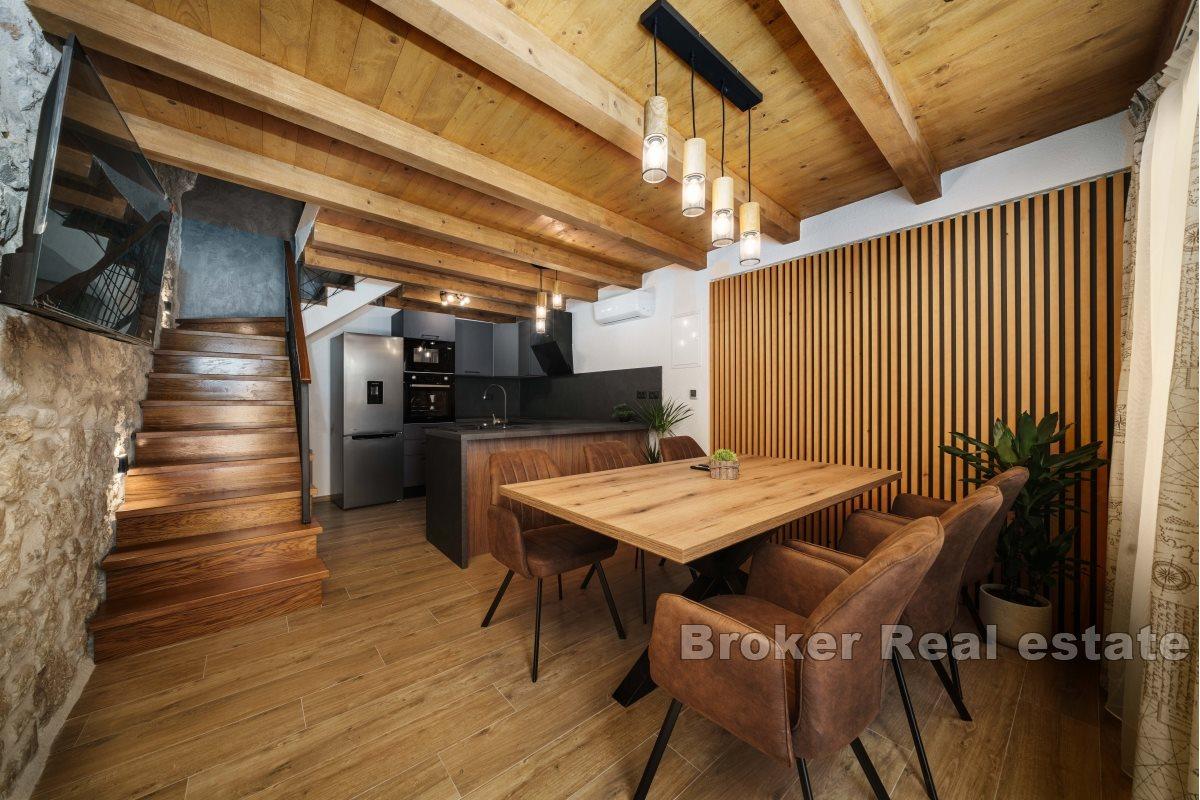 Renovated house with roof terrace and sea view