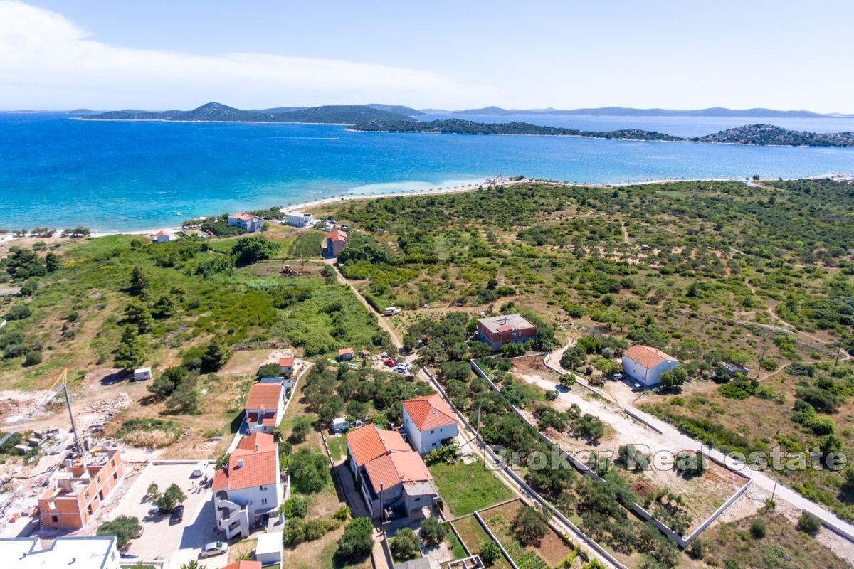 Building plot near the beach