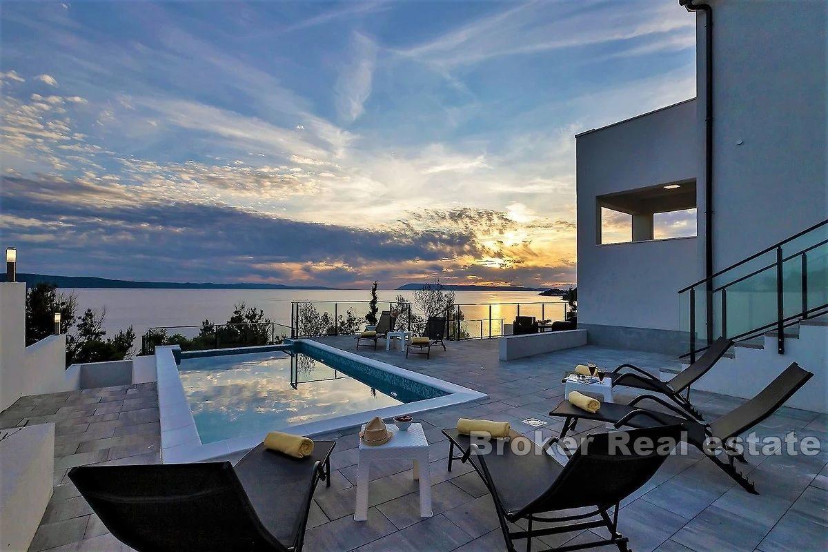 Villa mit Pool in ruhiger Lage