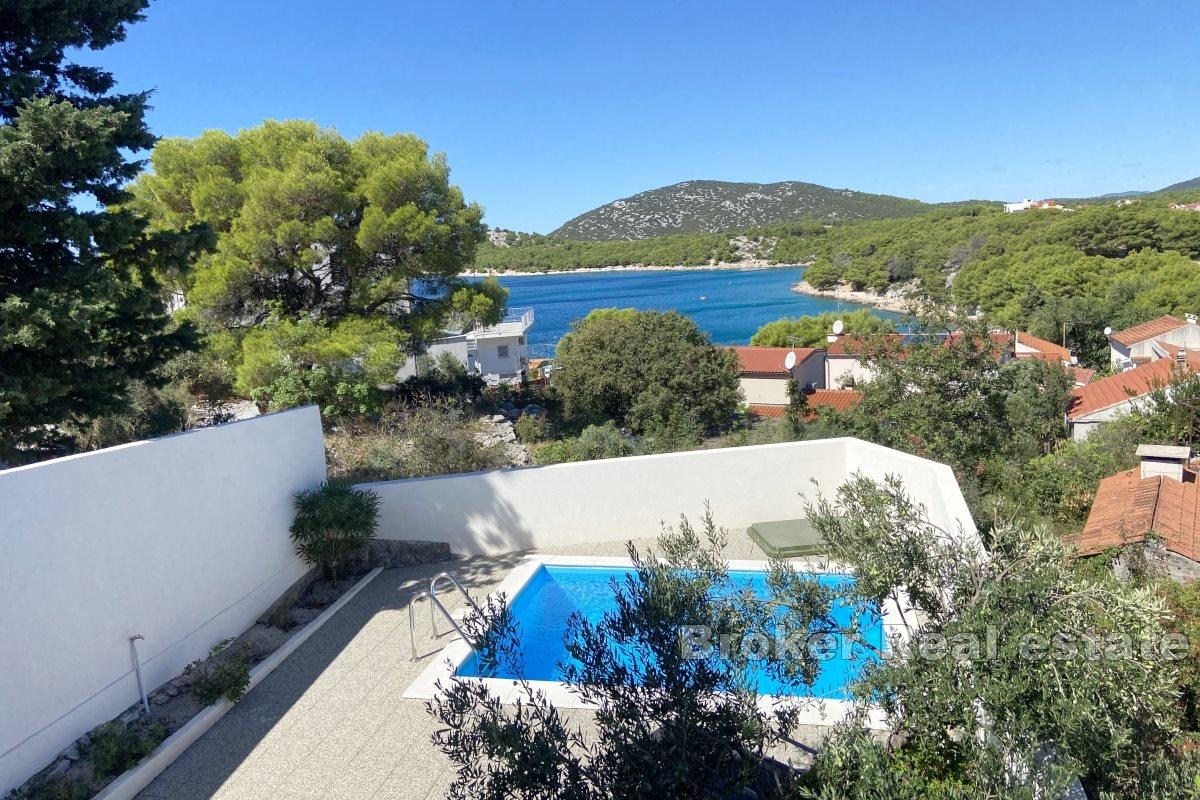 Haus mit Pool und Meerblick