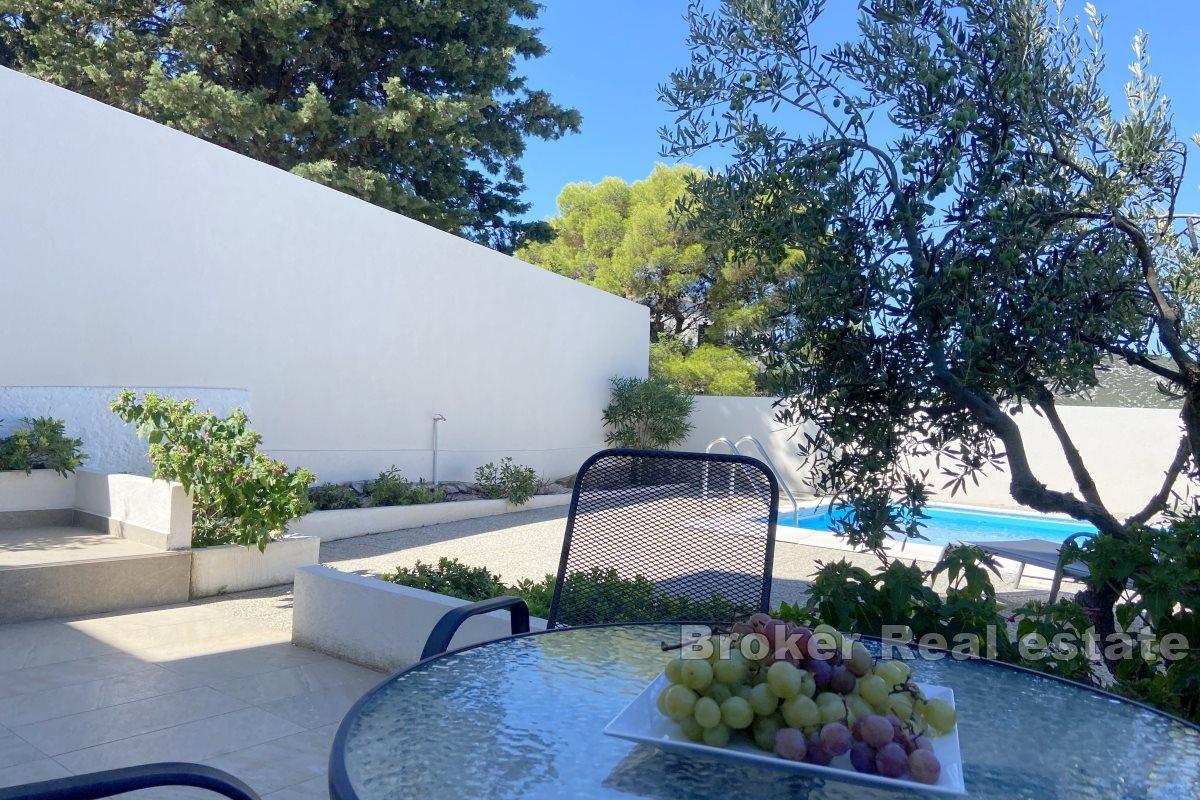 Haus mit Pool und Meerblick