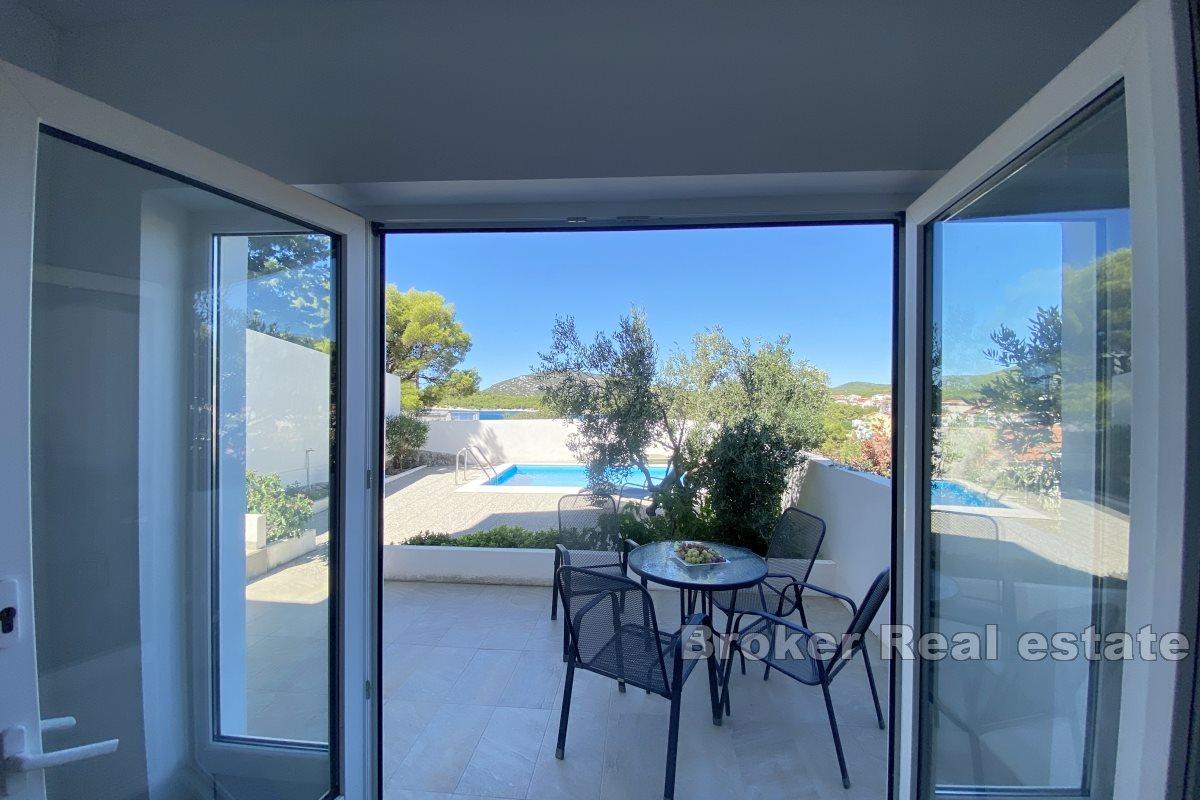 Haus mit Pool und Meerblick