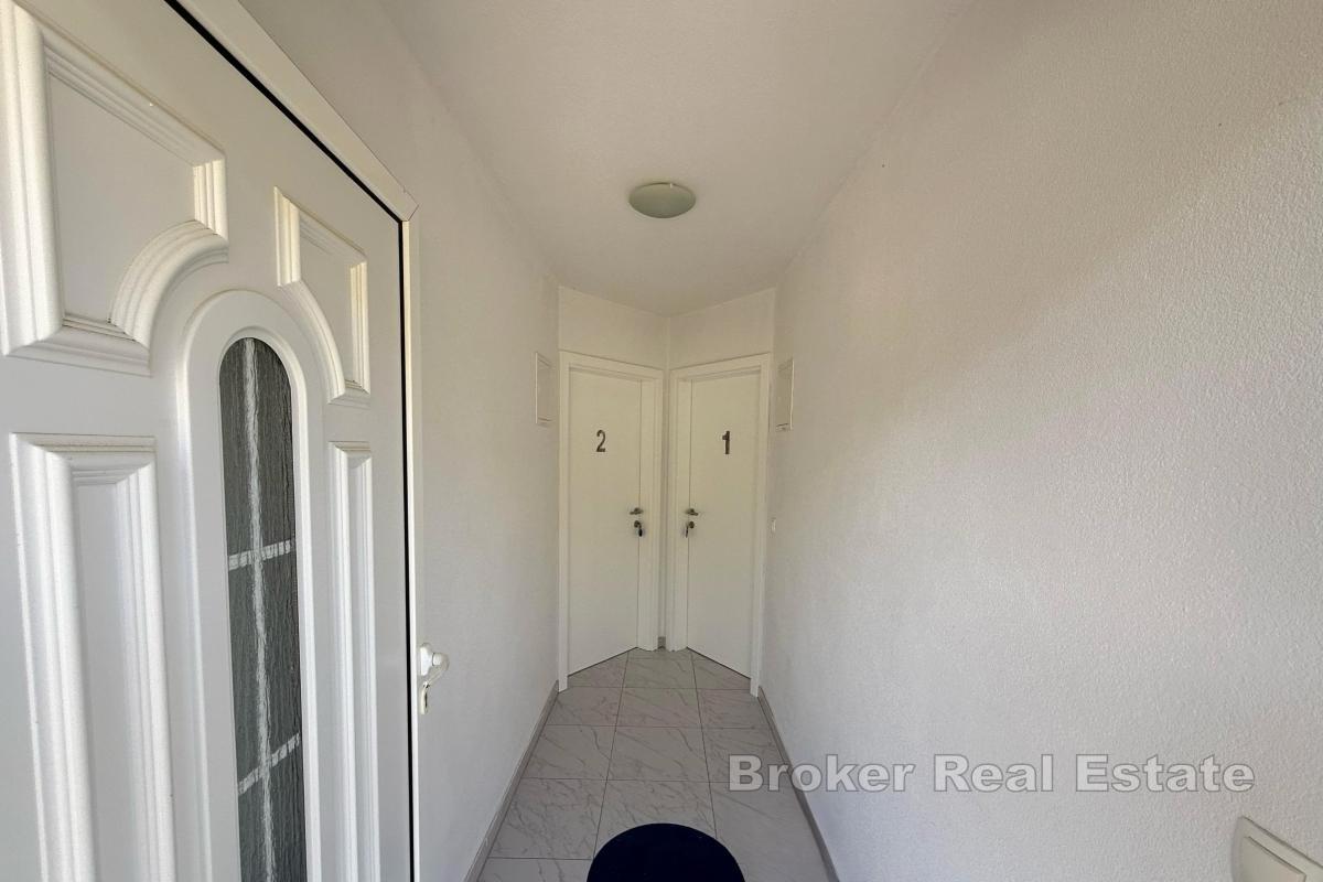 Charmant appartement à vendre – Première ligne de mer, près de Rogoznica