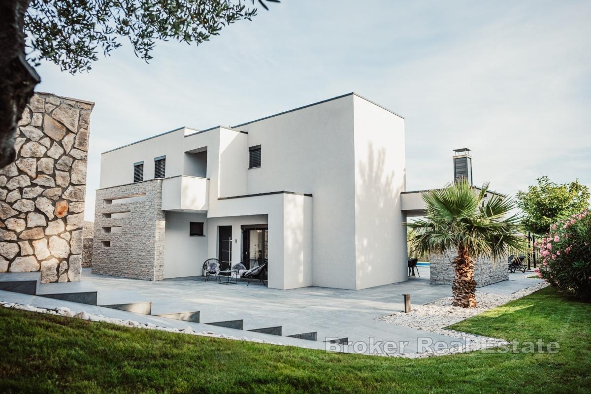 Villa di lusso con piscina, sauna e vista mare