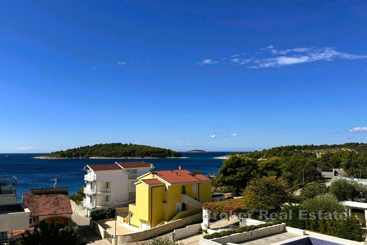 Edificio residenziale con 5 appartamenti con due camere da letto