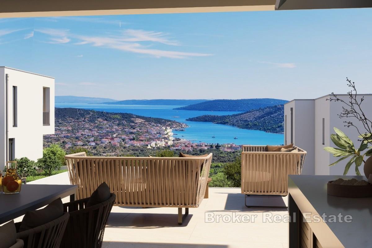 Spaziosa villa con piscina e vista mare