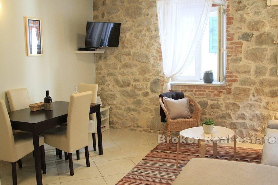 Atraktivan jednosoban apartman u srcu Grada