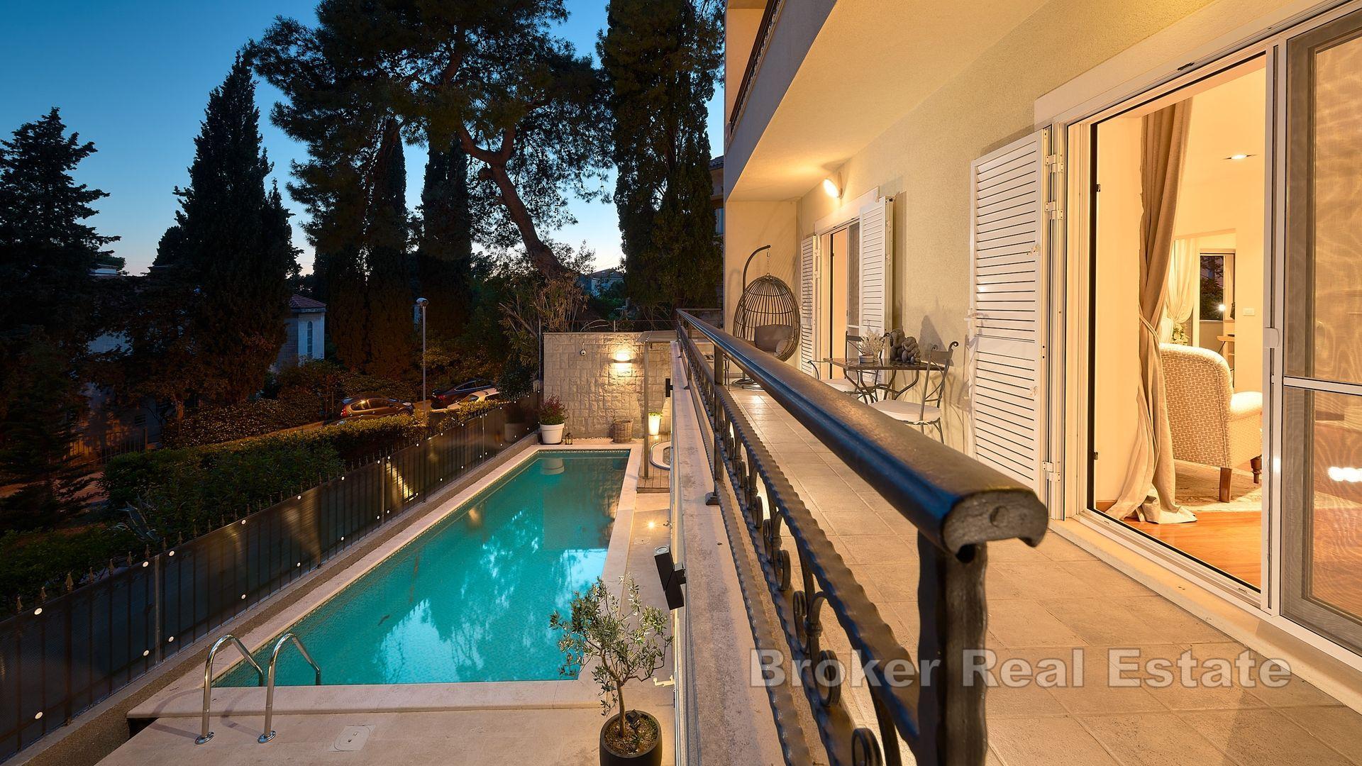 Einzigartige Villa mit Pool in Meeresnähe