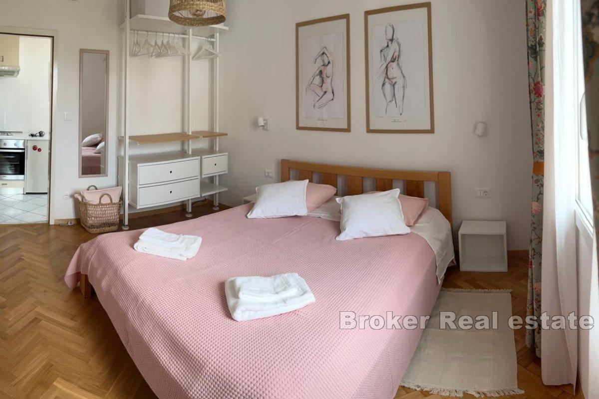 Appartement d'une chambre avec balcon dans un quartier calme