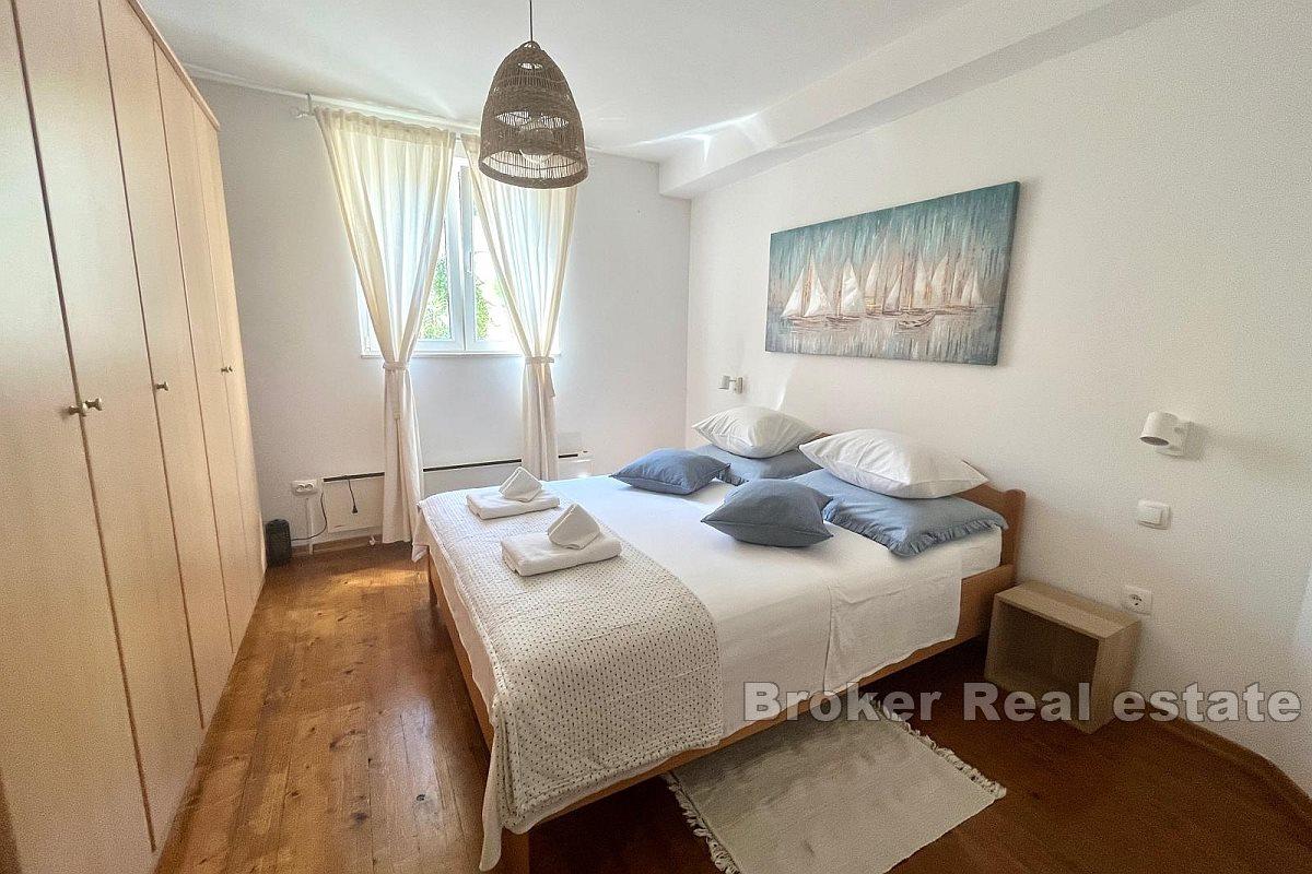Appartamento con una camera da letto e terrazza in una zona tranquilla