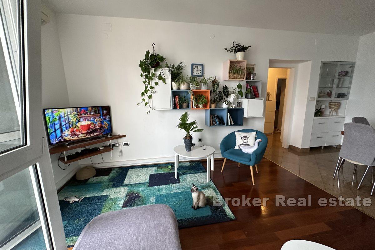 Comfortable two-bedroom apartment in a desirable location