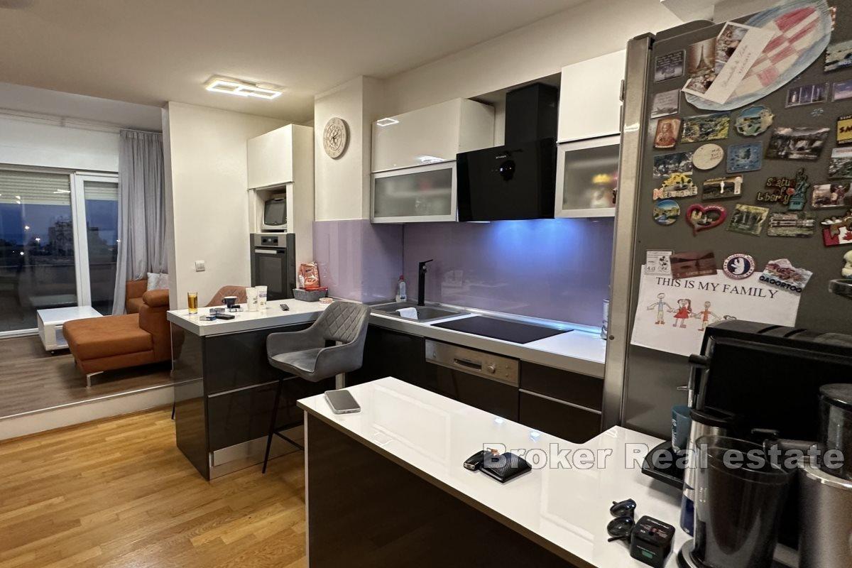 Spacious two-bedroom penthouse in an excellent location