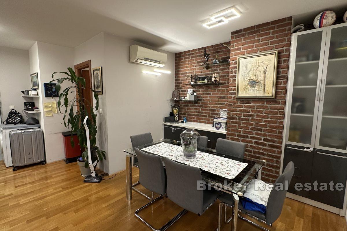 Spacious two-bedroom penthouse in an excellent location