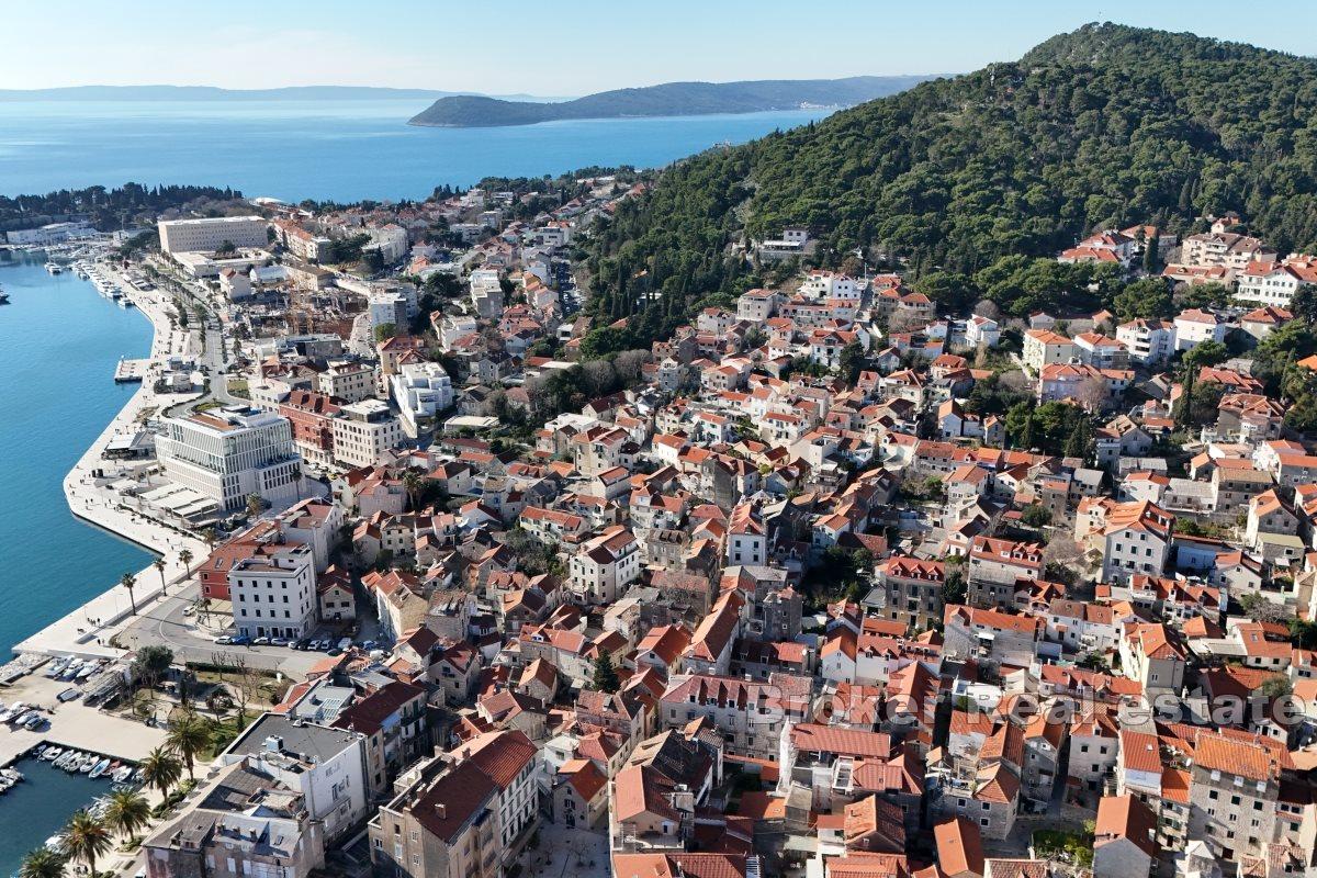 Dobrze utrzymany dom w samym sercu Splitu