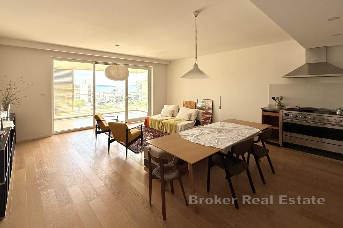 Moderne, möblierte Wohnung mit Meerblick