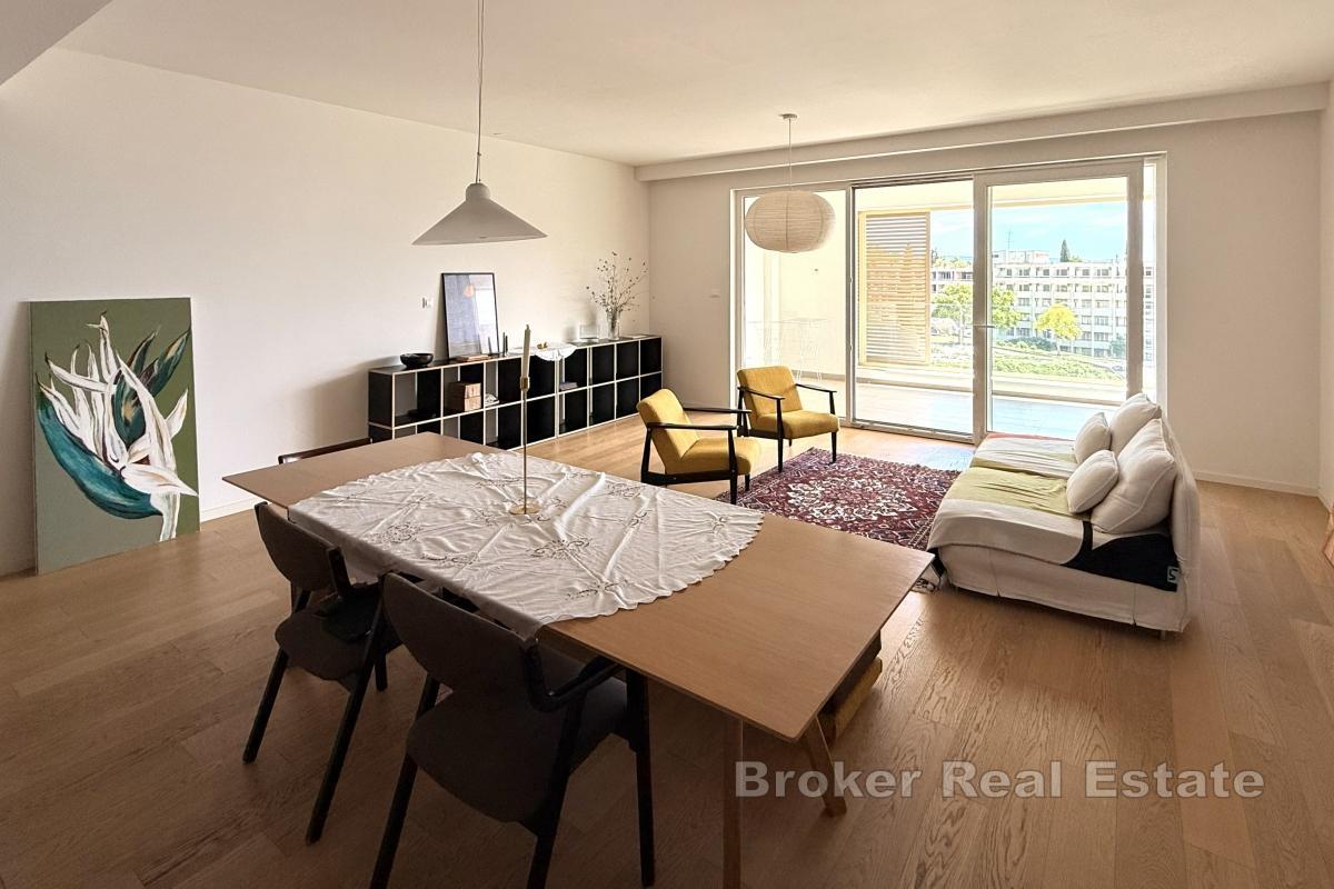 Moderne, möblierte Wohnung mit Meerblick