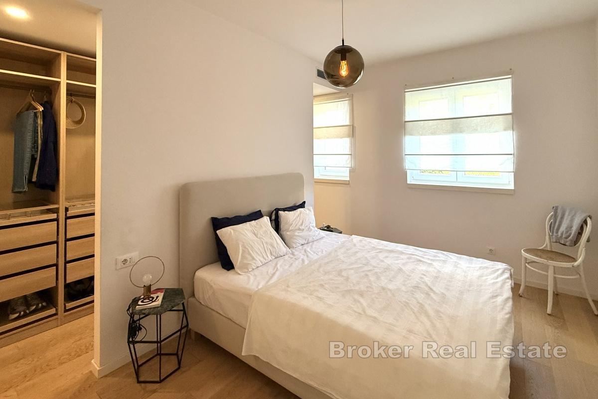 Moderne, möblierte Wohnung mit Meerblick