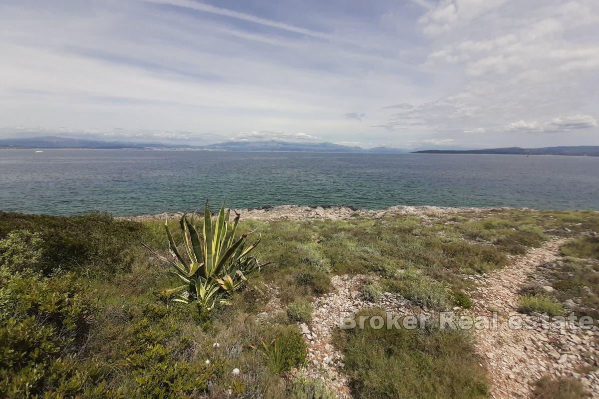 Spacious building plot with a sea view