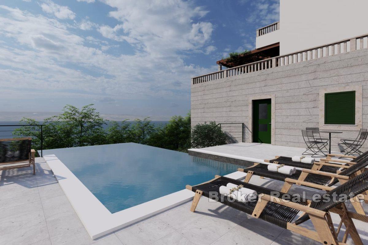 Luxusvilla am Meer mit Pool