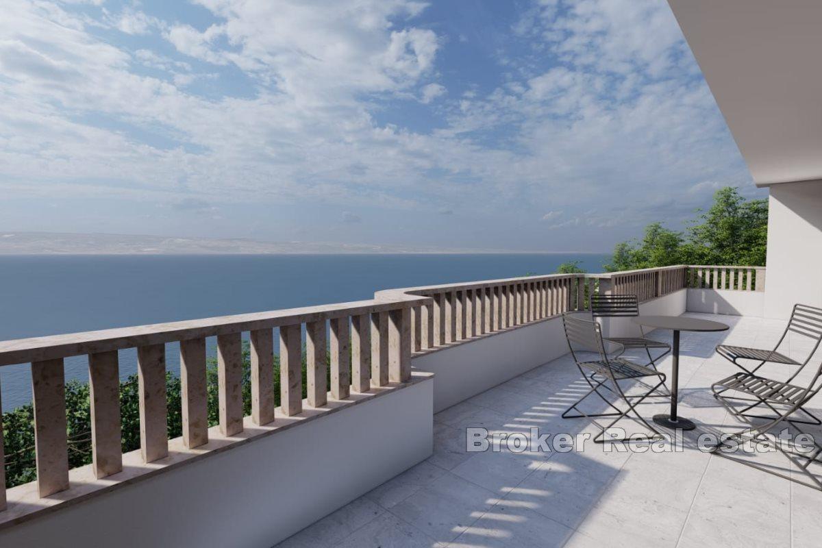 Luxusvilla am Meer mit Pool