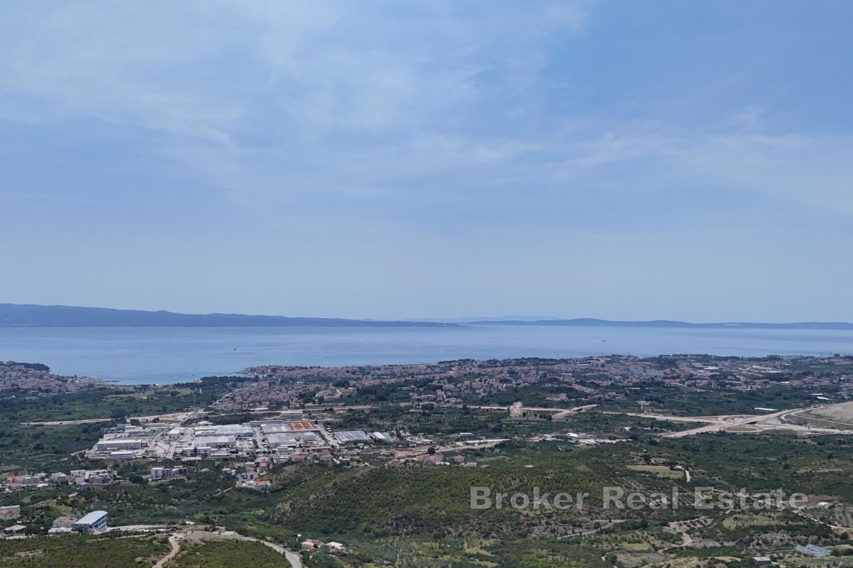 Terreno edificabile con vista mare e ottime potenzialità