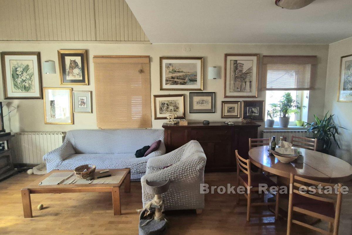 Appartement de deux étages dans un endroit attrayant