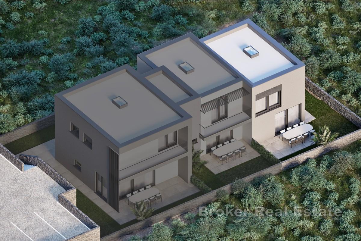 Triplex s bazénem v novostavbě