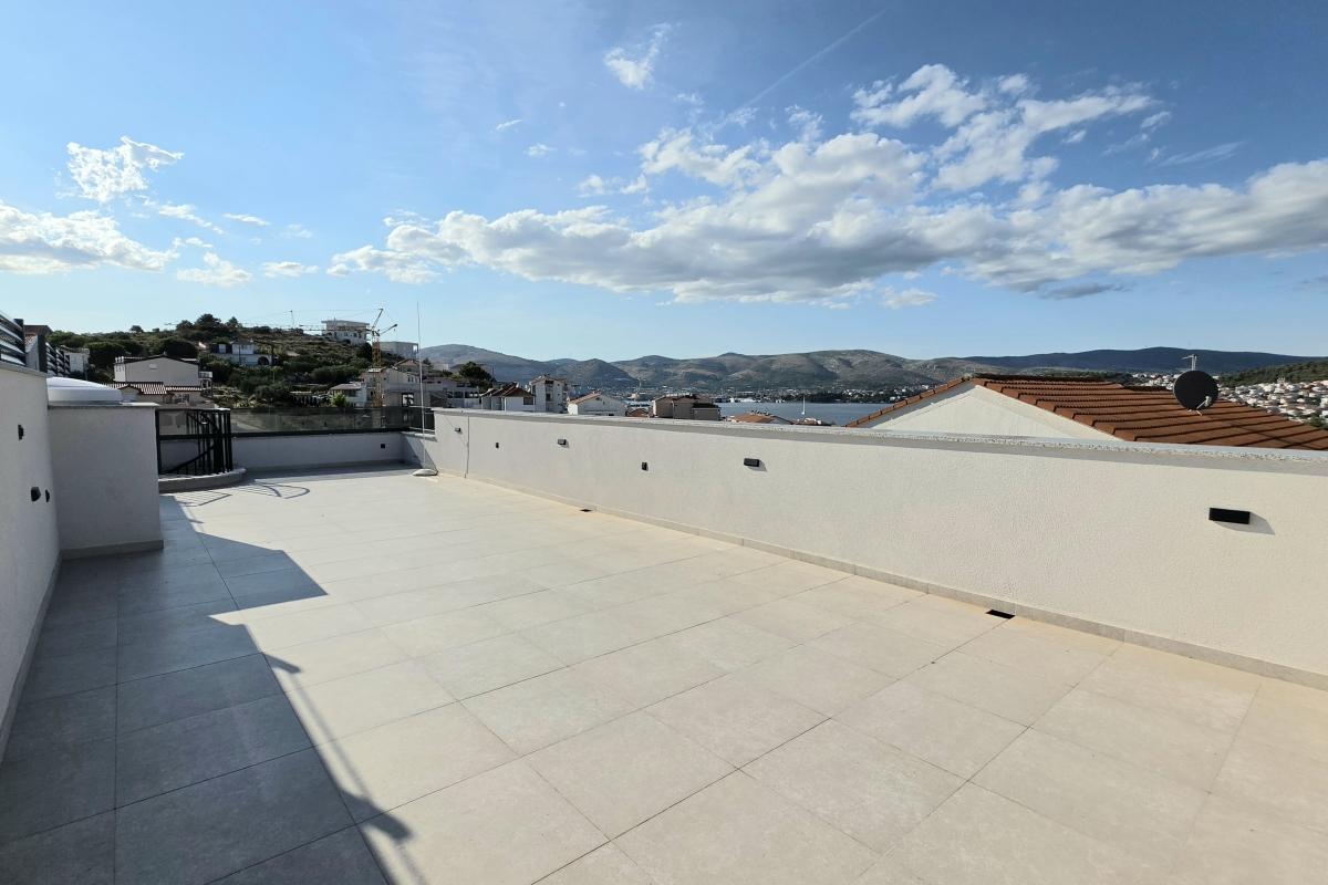 Penthouse z widokiem na morze i tarasem na dachu
