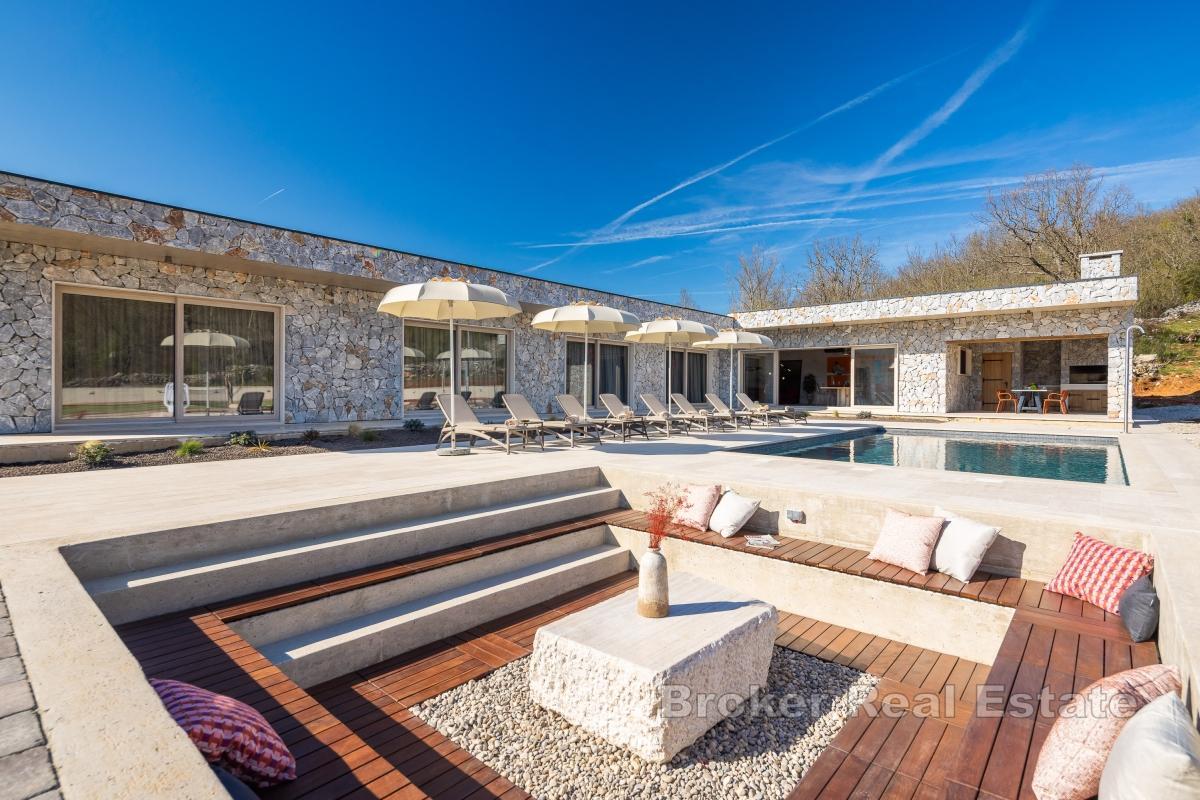 Einzigartige Villa mit Swimmingpool und Tennisplatz in der Nähe von Split